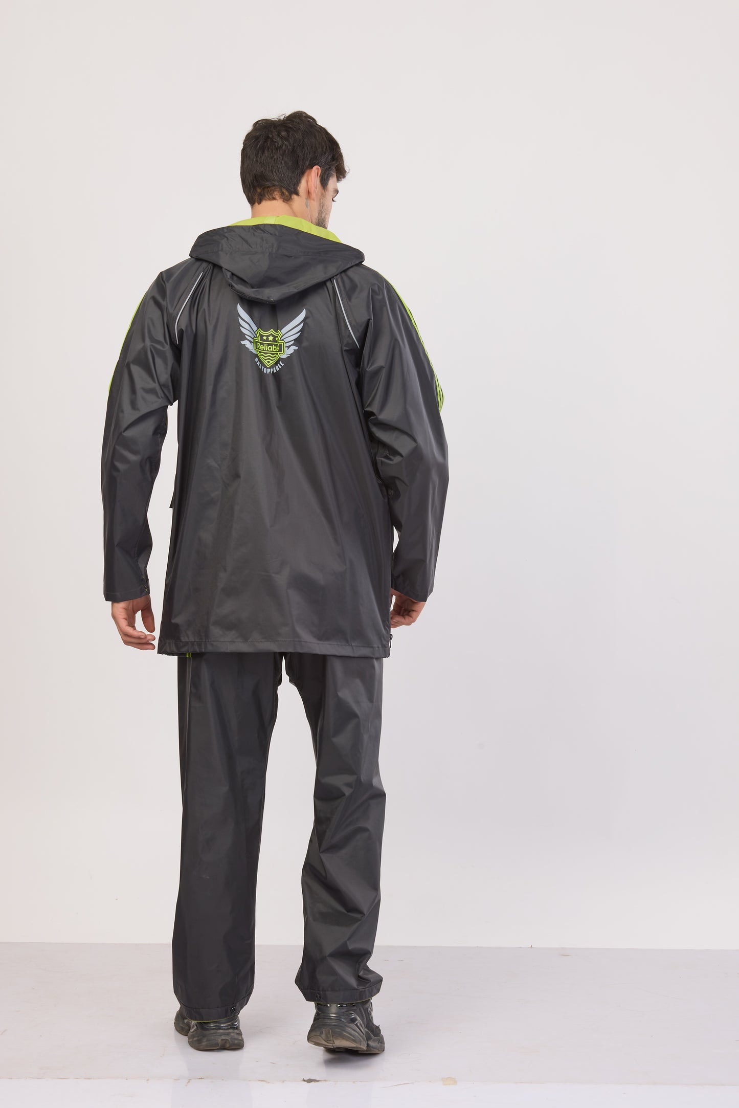 Magnum Suit Black