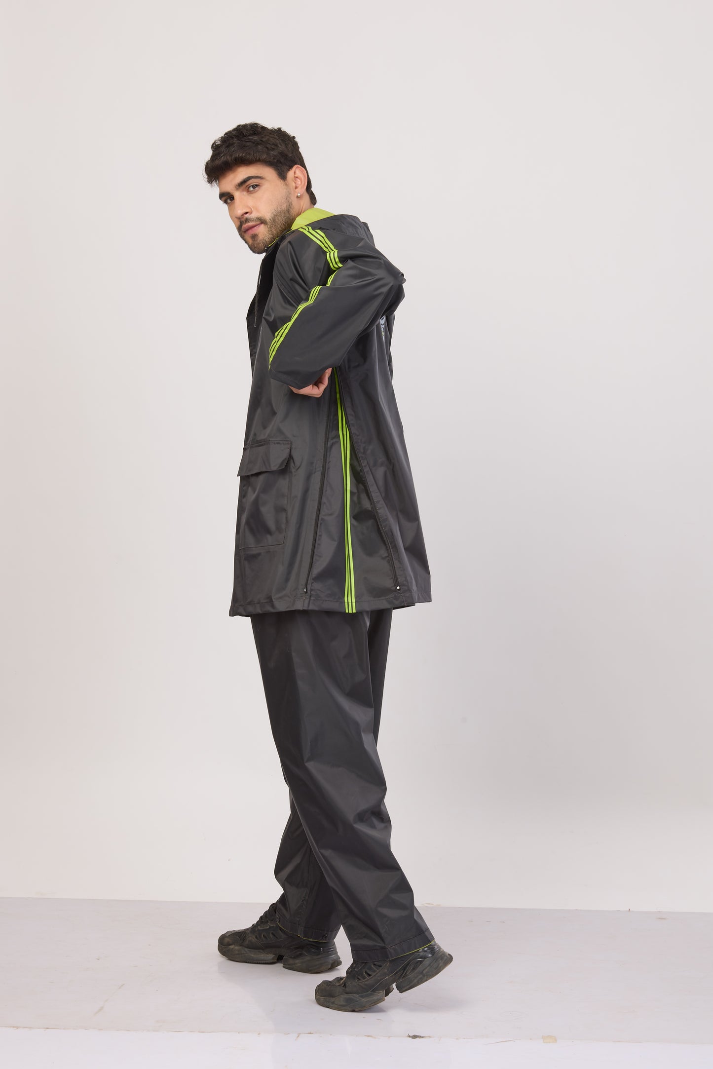 Magnum Suit Black