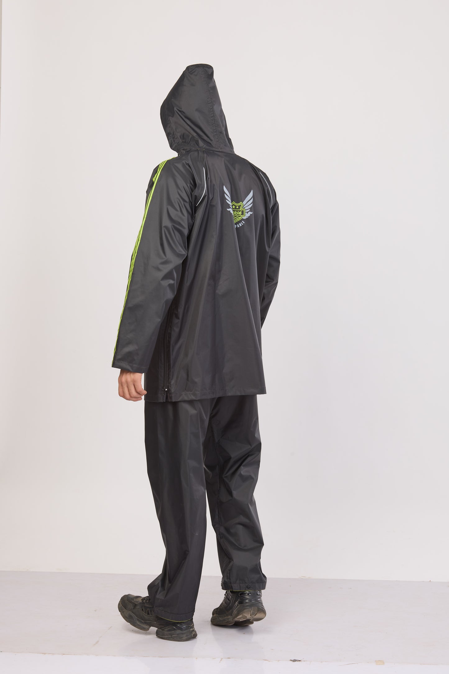 Magnum Suit Black