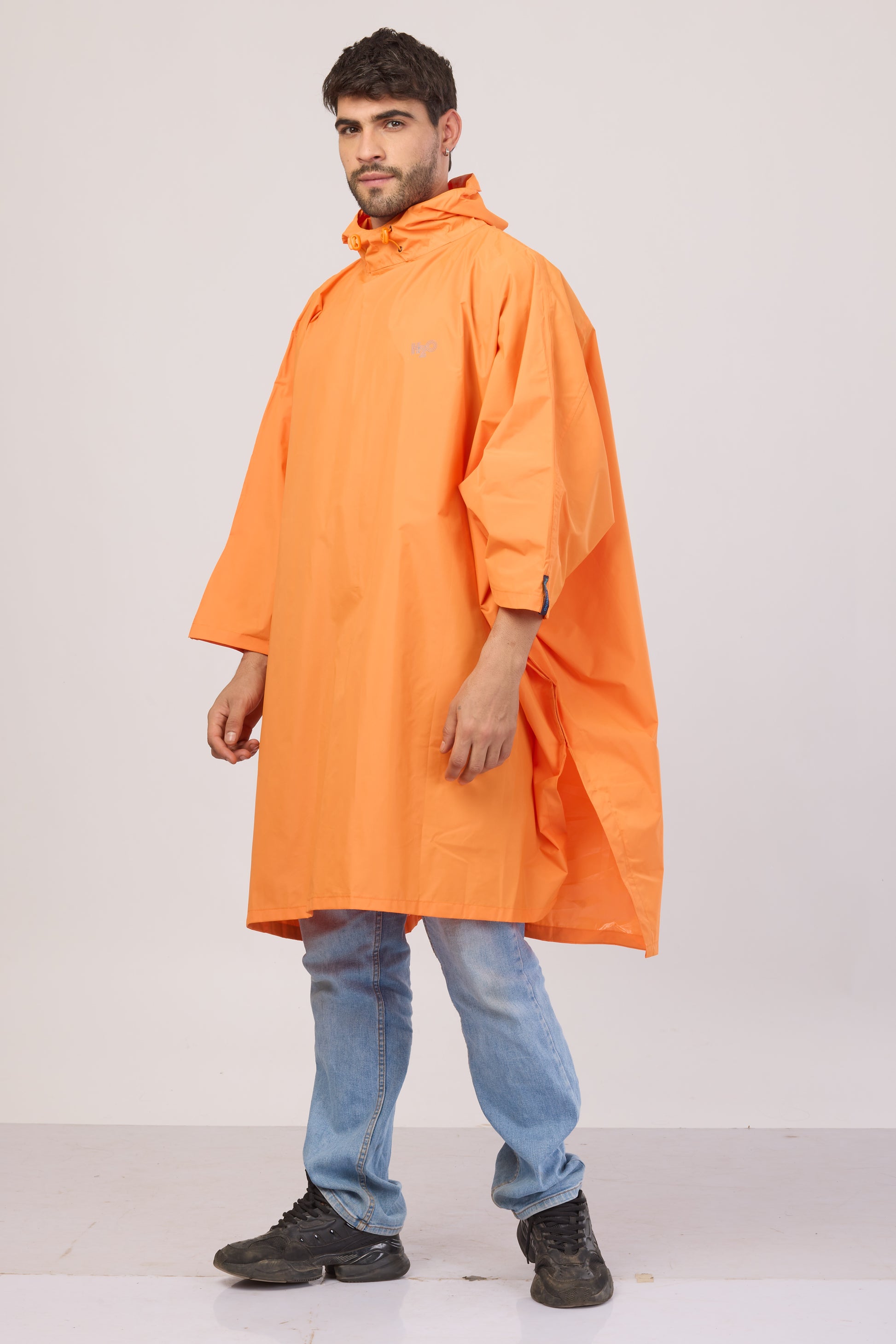 Reliable Rainwear seamless hooded rain jacket